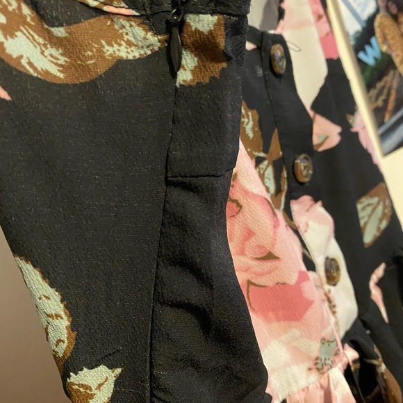 Flower Blouse - Picture 4 of 5